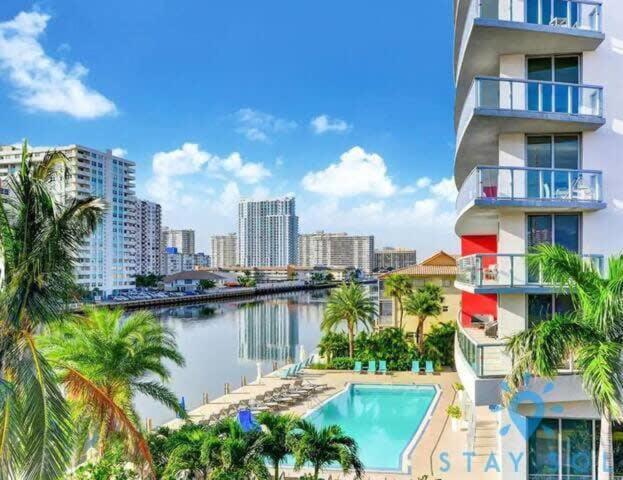 Balcony - Pool - Near Beach - Gym Hallandale Beach Exterior photo
