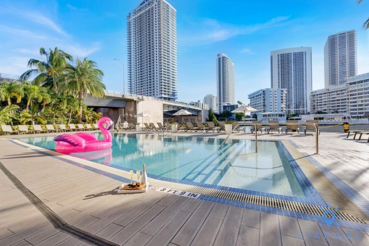 Balcony - Pool - Near Beach - Gym Hallandale Beach Exterior photo