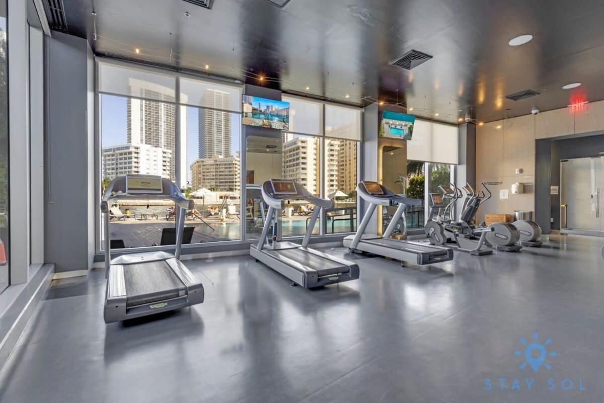 Balcony - Pool - Near Beach - Gym Hallandale Beach Exterior photo