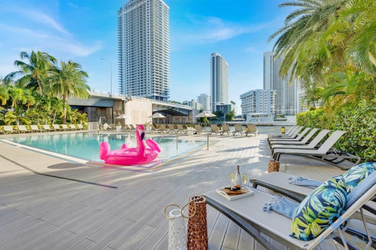 Balcony - Pool - Near Beach - Gym Hallandale Beach Exterior photo